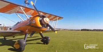 国产最新双翼飞机视频,翱翔蓝天，展现中国航空工业新风采