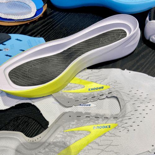 国产跑鞋组装视频教学,跟随国产跑鞋组装视频教程，打造专属运动装备